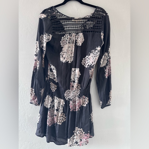 LOVE STITCH  Bohemian Gray Floral Long sleeve Mini Dress Lace Size Small - Picture 2 of 9